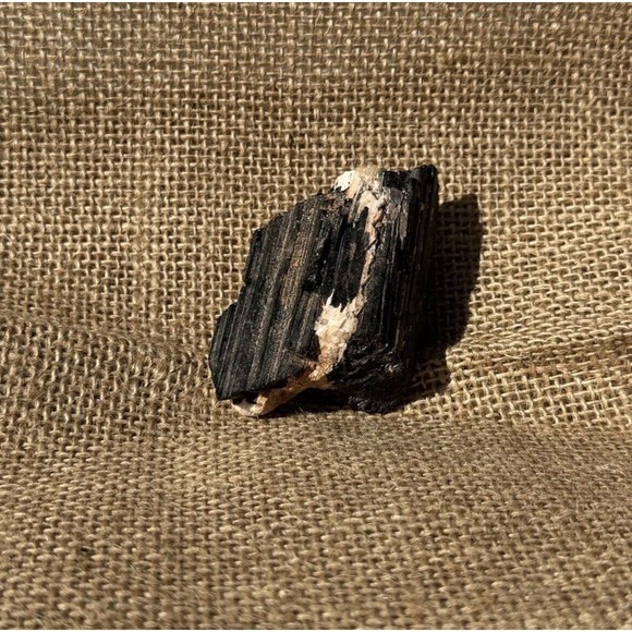 Tourmaline With Matrix 2" Raw 96g - Picture 10 of 13